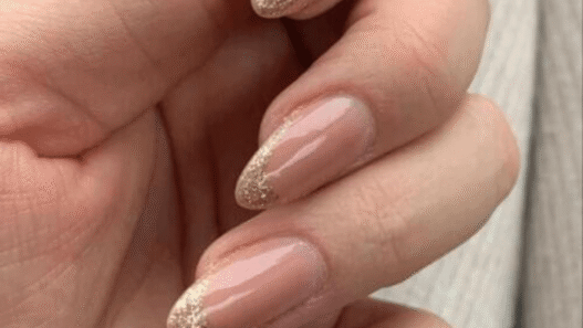 27 Cute and Trendy French Tip Nails Designs to Try Right Now