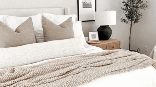 How To Make Your Bed Look Fluffy (8 Genius Ideas)
