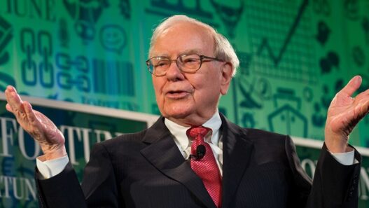 15 Investing Books Warren Buffett Recommends You Read