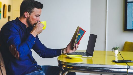 6 Best Books for Young Investors in 2025