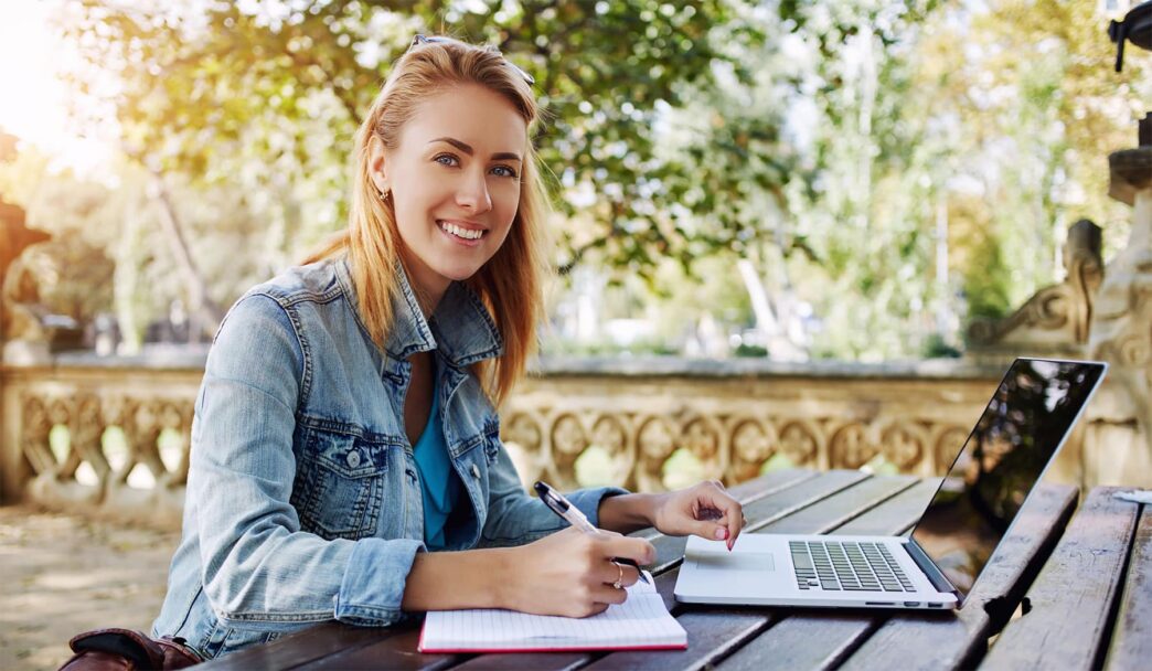 How to Get Your First Job on Upwork [Beginner's Guide]