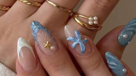 18 Gorgeous Mermaid Nails That Are Pure Ocean Magic